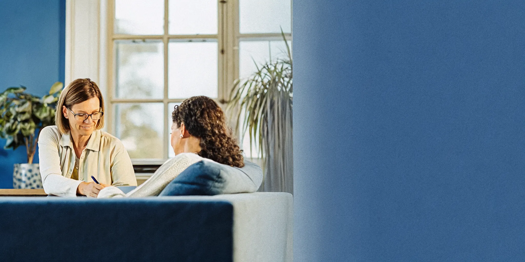 Supportive depression counselling session in Edmonton with a psychologist and client